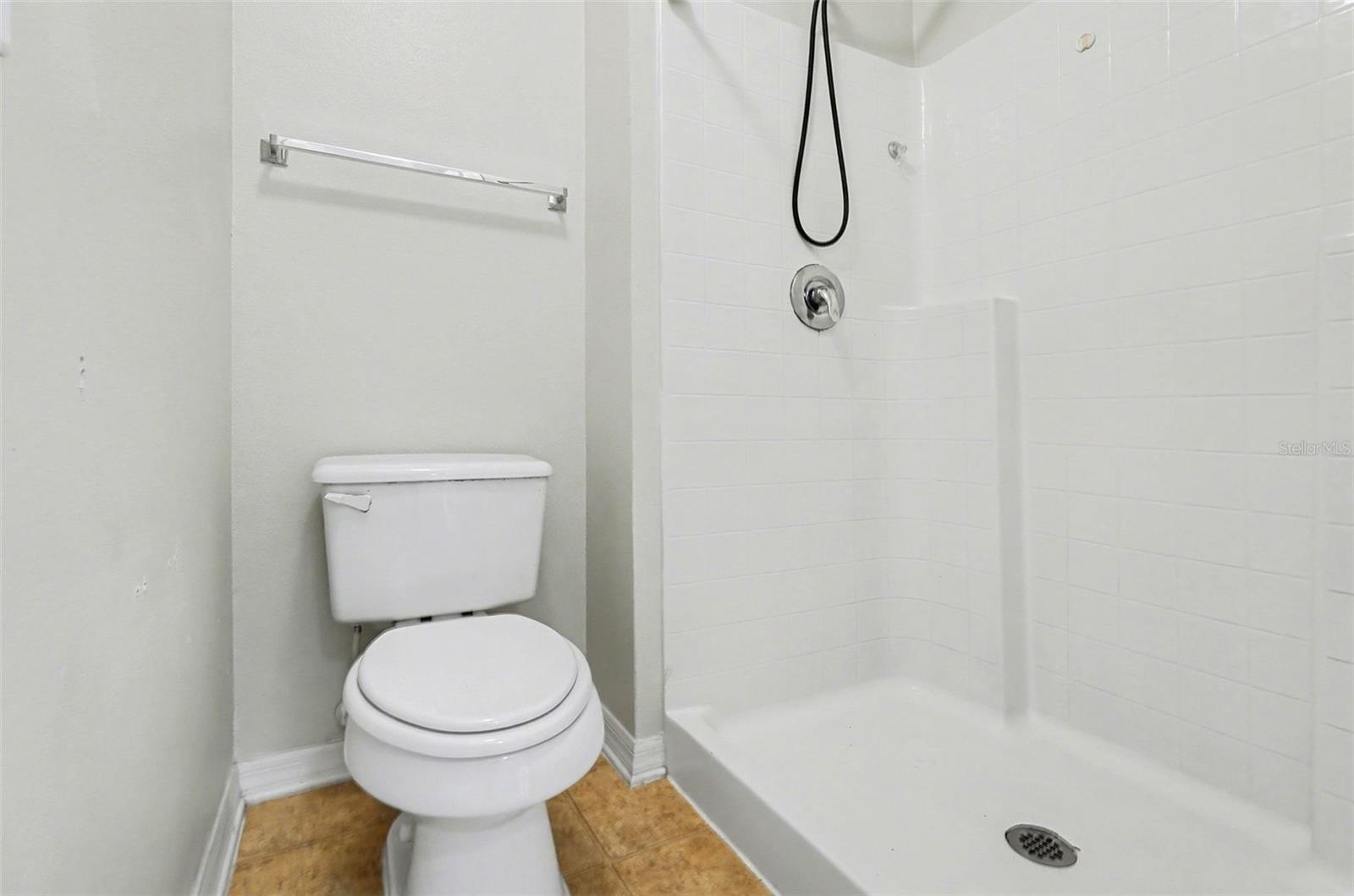 Image 17 of 43 For 194 Abalone Road Nw