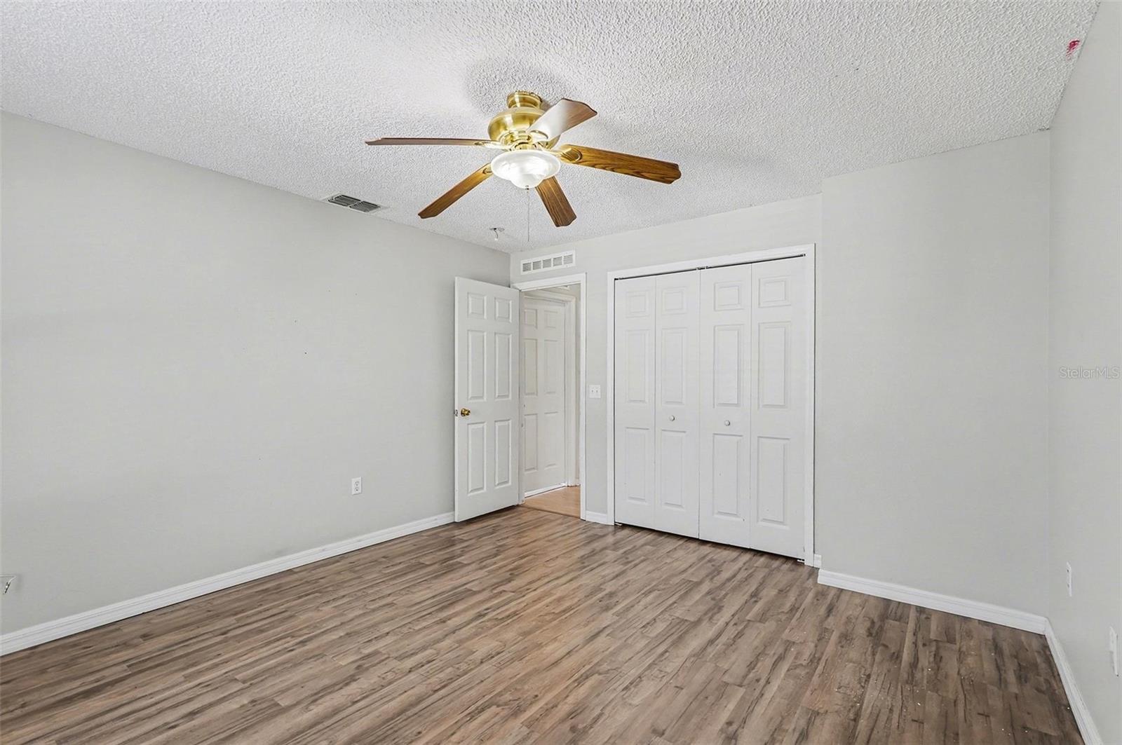 Image 35 of 43 For 194 Abalone Road Nw