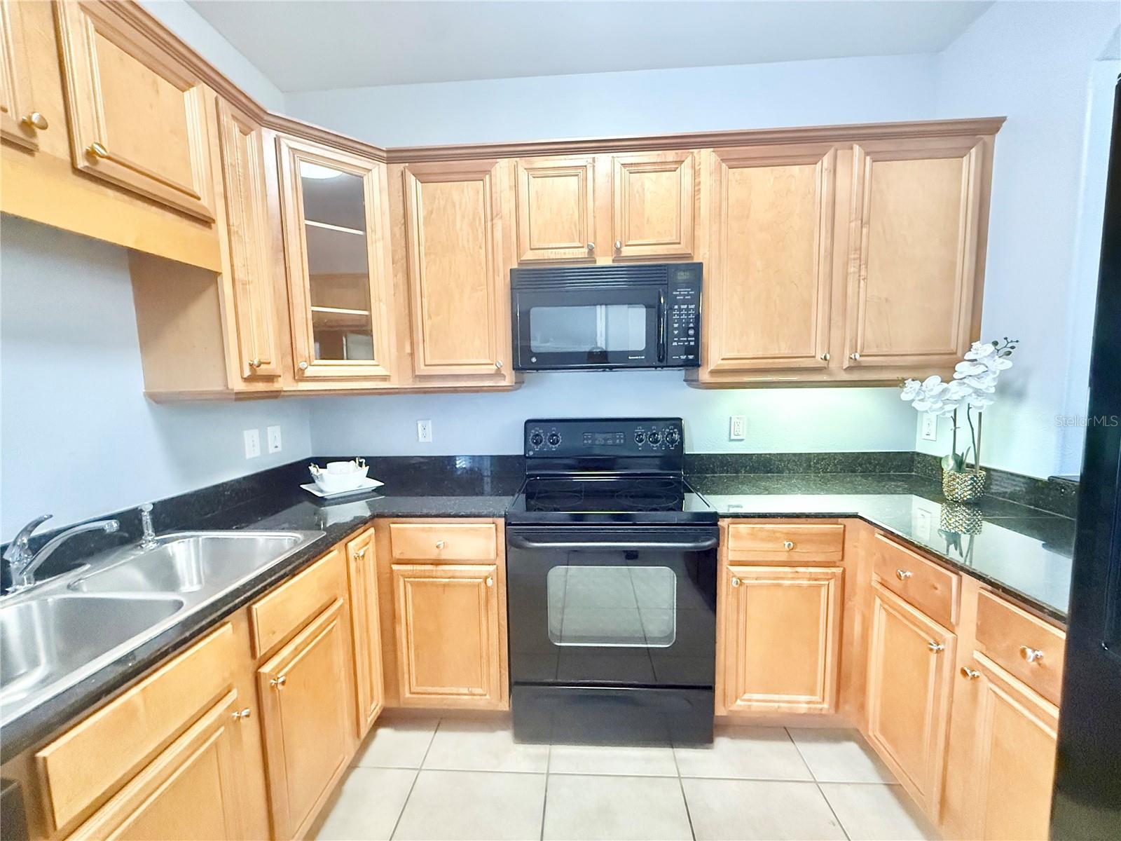 Image 10 of 31 For 307 New Hampshire Street 6