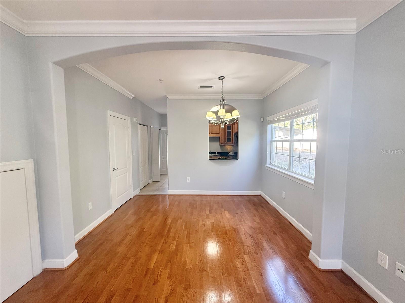 Image 14 of 31 For 307 New Hampshire Street 6