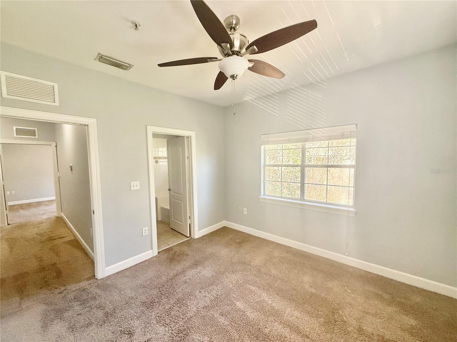 Image 17 of 31 For 307 New Hampshire Street 6