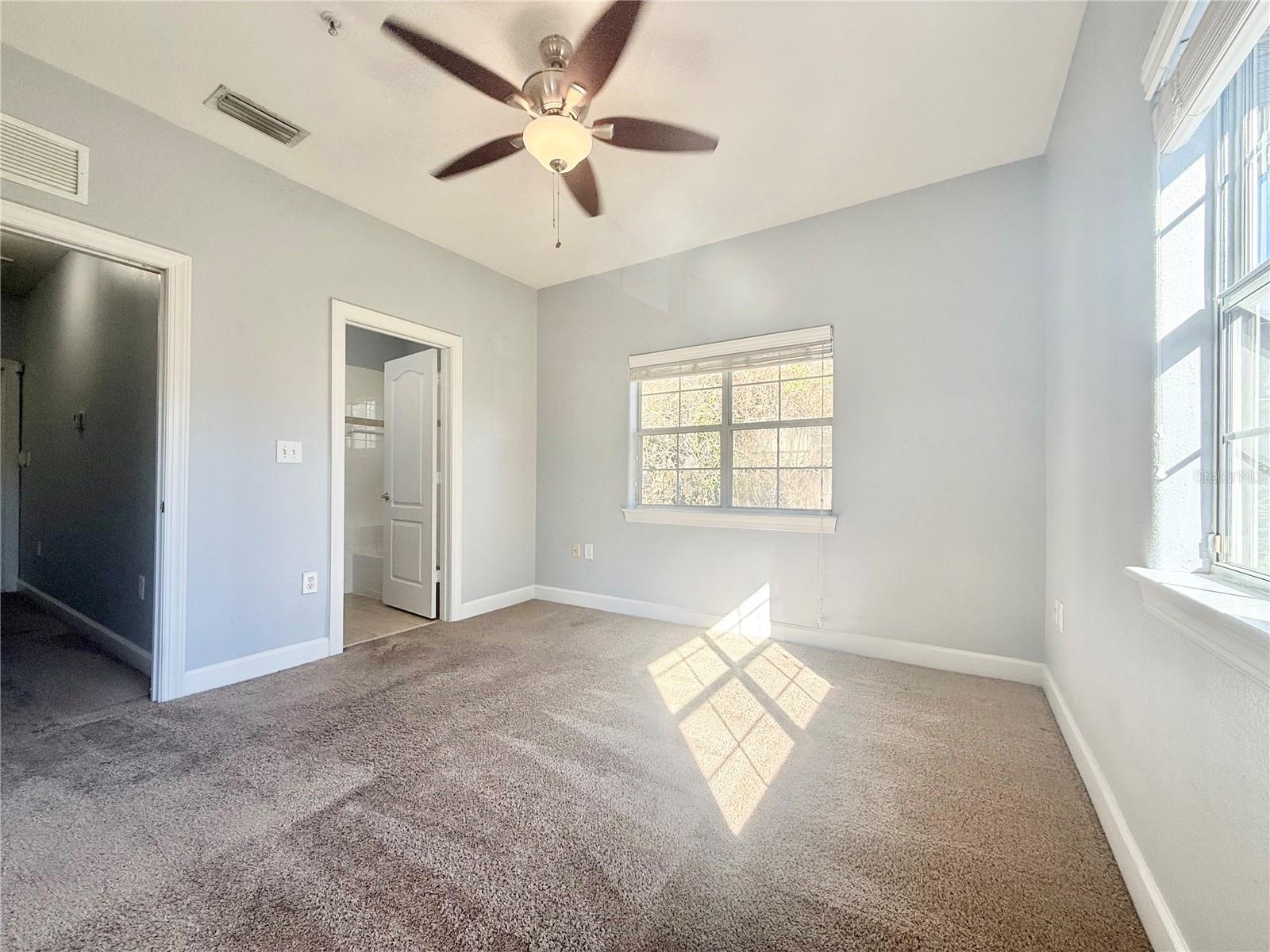 Image 18 of 31 For 307 New Hampshire Street 6