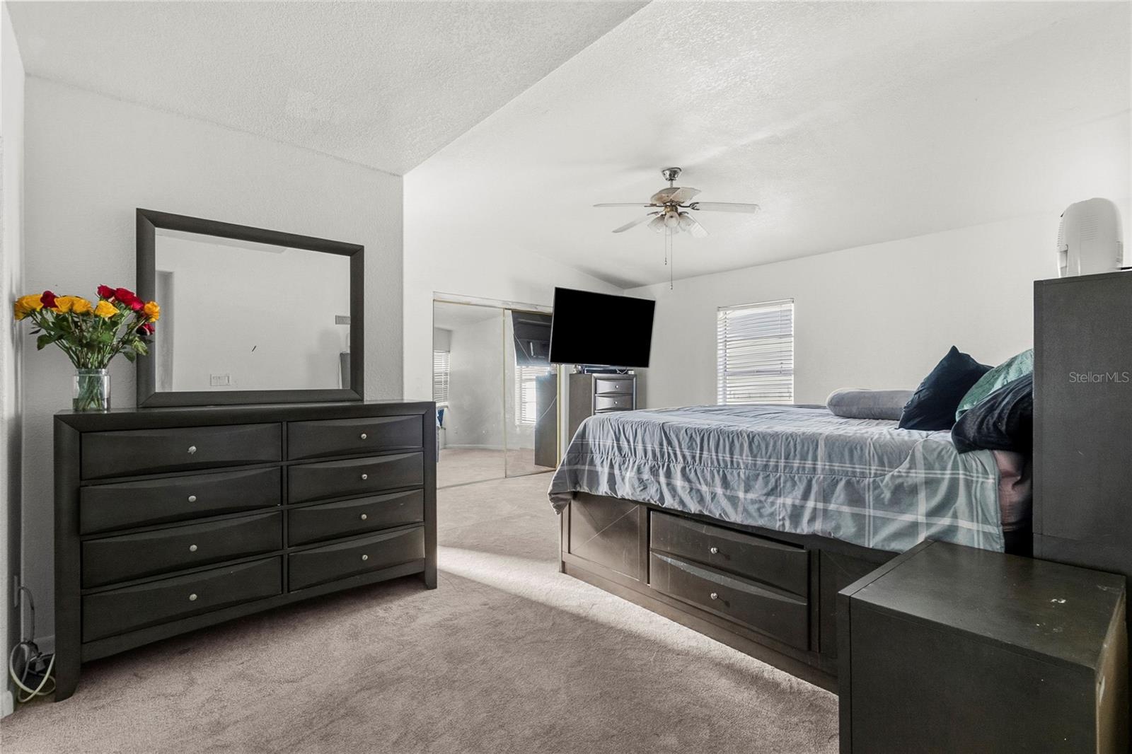 Image 5 of 18 For 230 Roosevelt Square