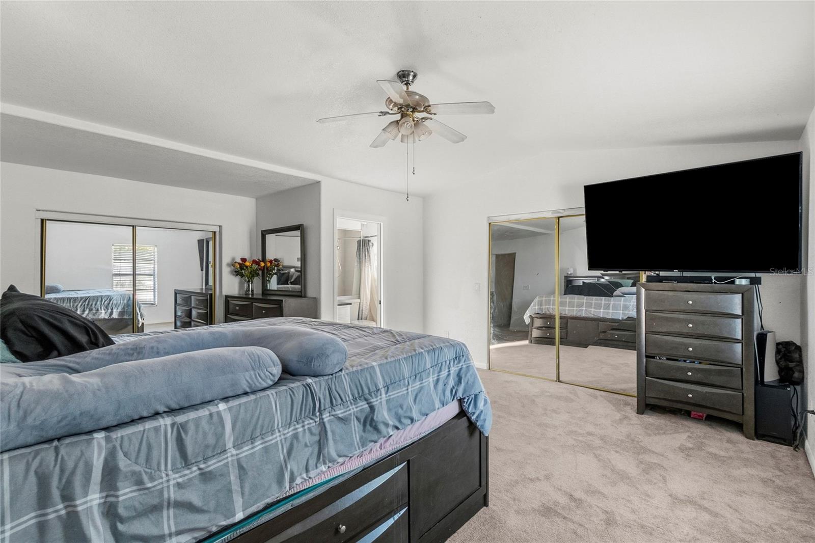 Image 7 of 18 For 230 Roosevelt Square