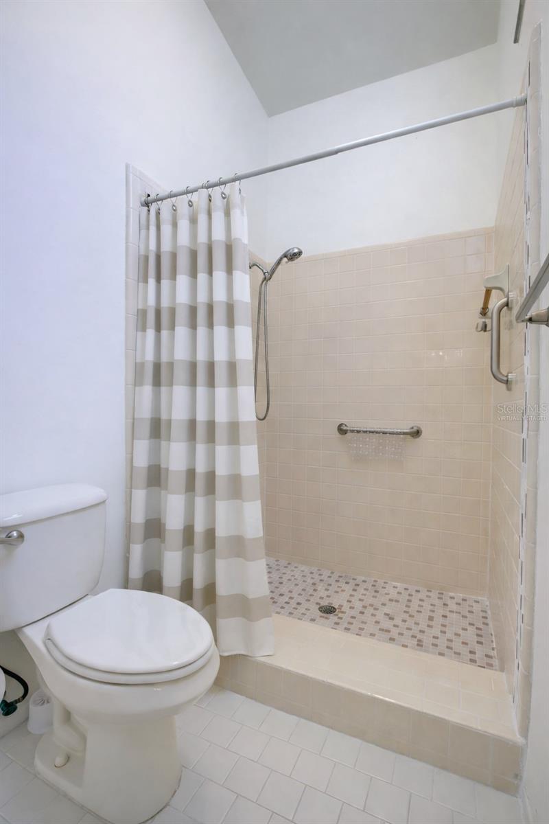 Image 12 of 23 For 971 Malden Court