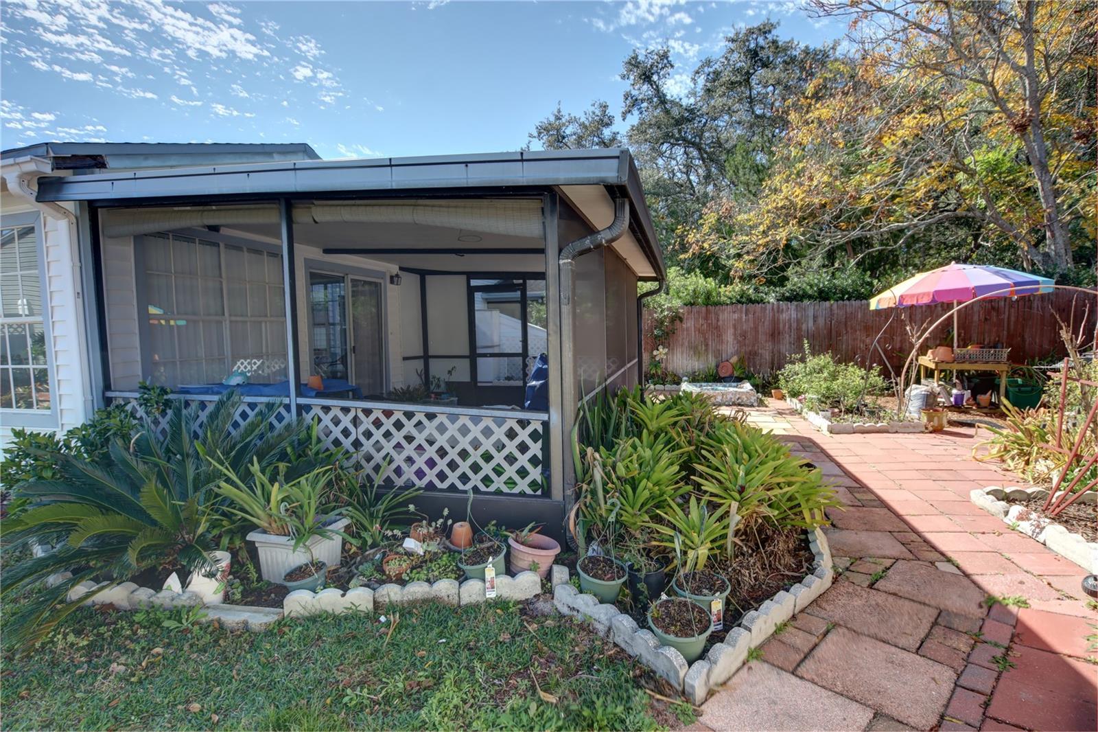 Image 18 of 23 For 971 Malden Court