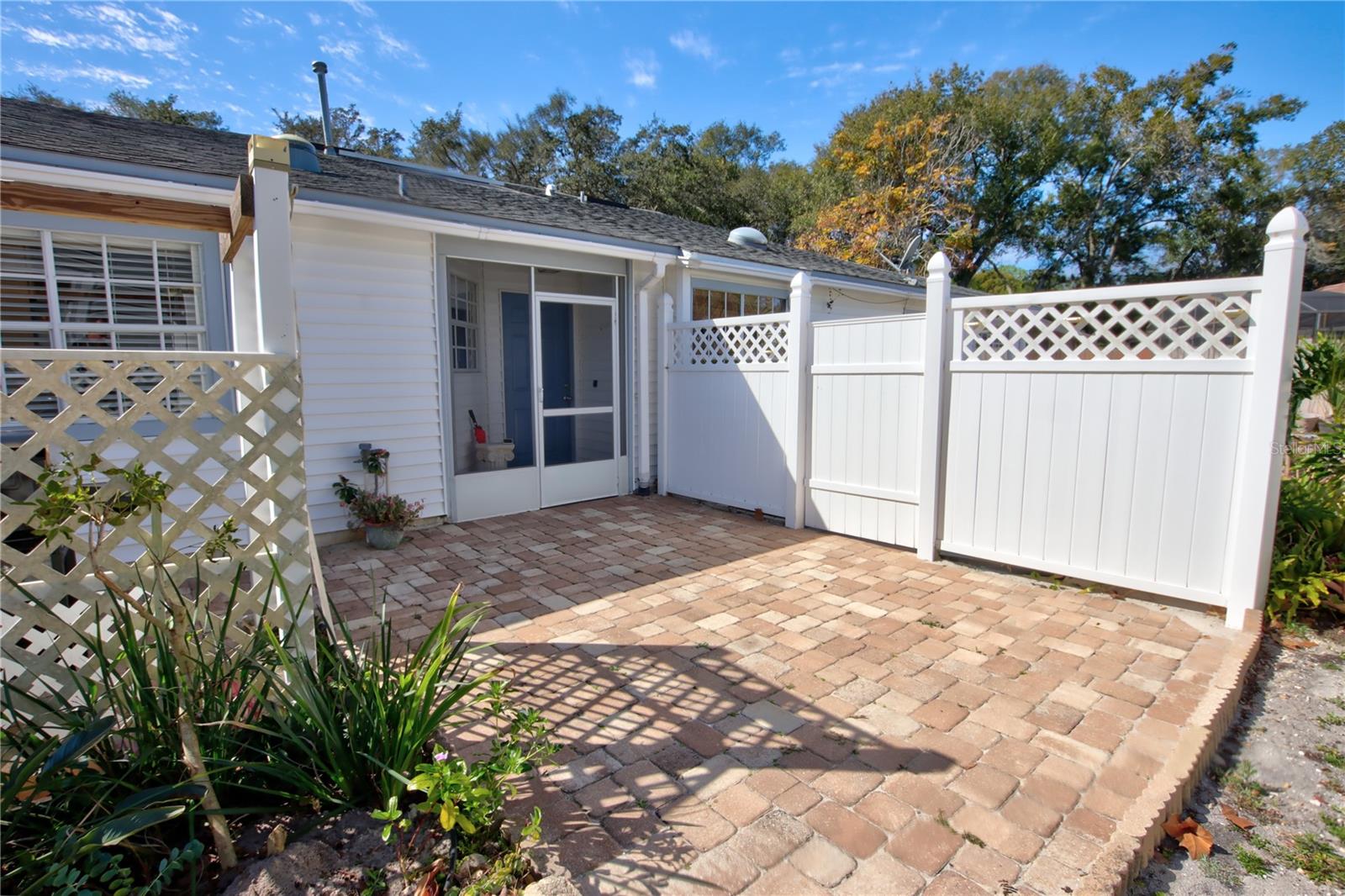 Image 3 of 23 For 971 Malden Court