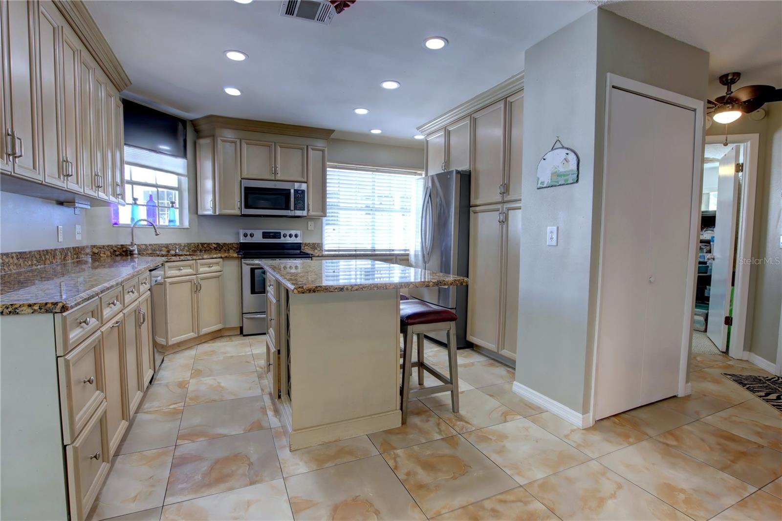 Image 6 of 23 For 971 Malden Court