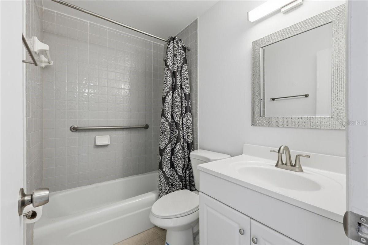 Image 18 of 25 For 805 Lancaster Road H109