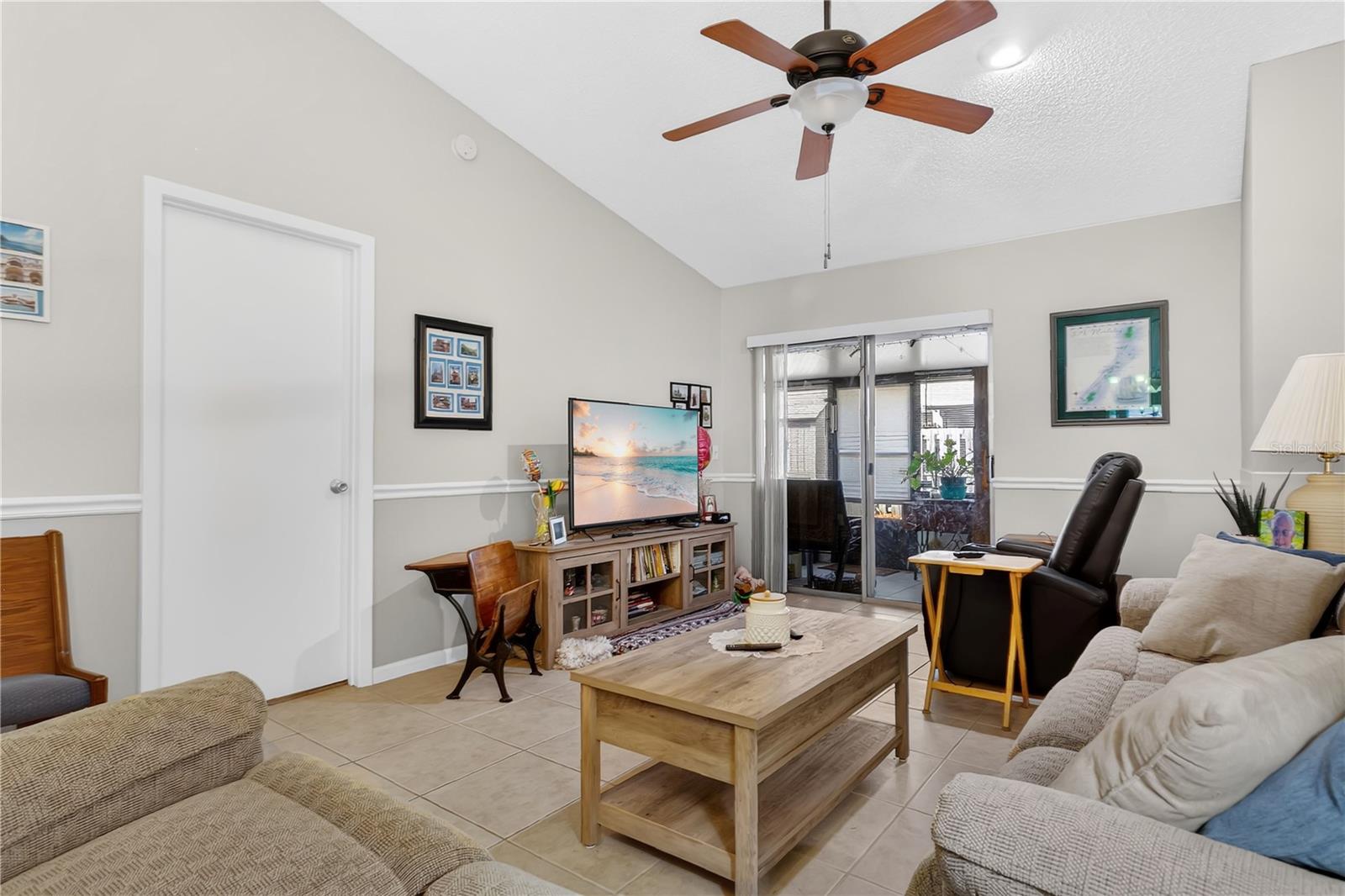 Image 4 of 30 For 7744 Country Place C4