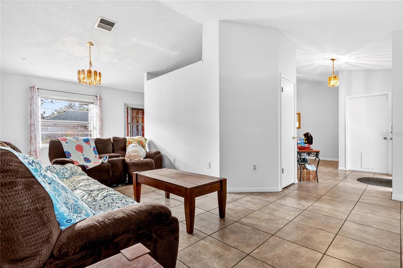 Image 3 of 30 For 10400 Summit Square Drive