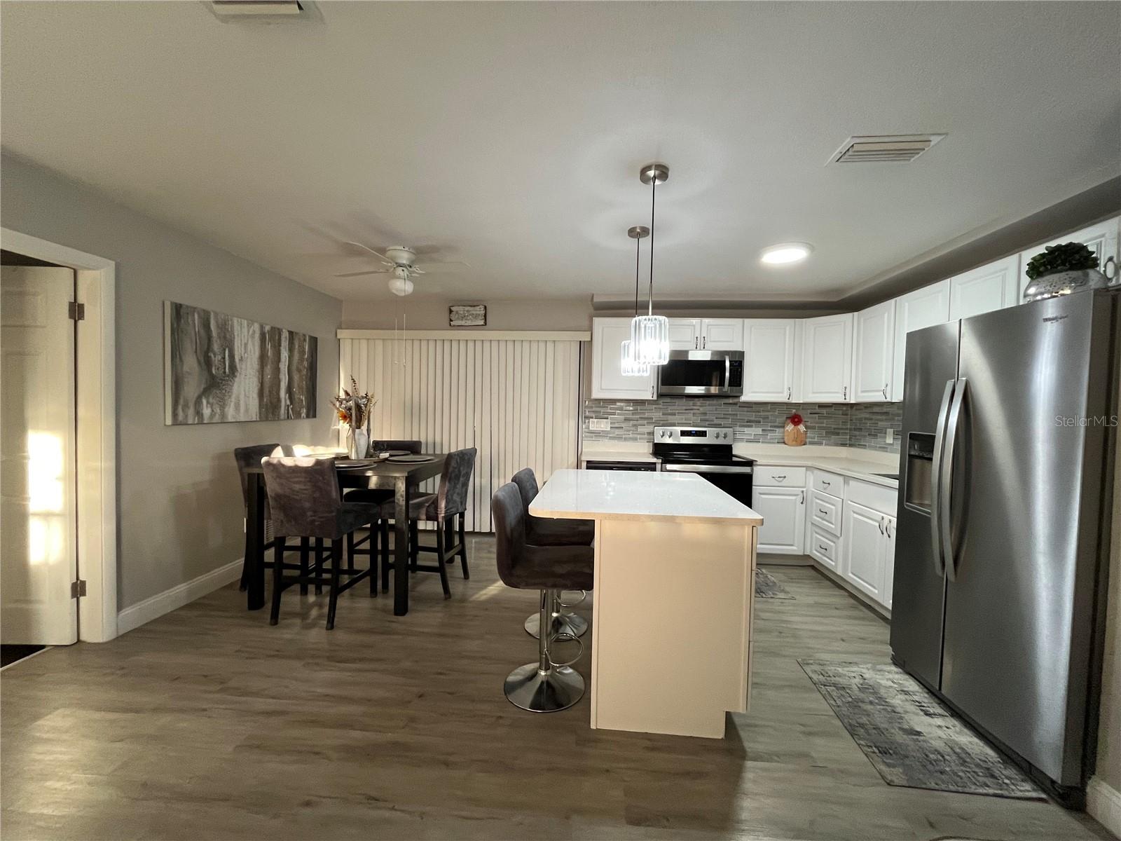 Image 10 of 36 For 409 Camellia Avenue