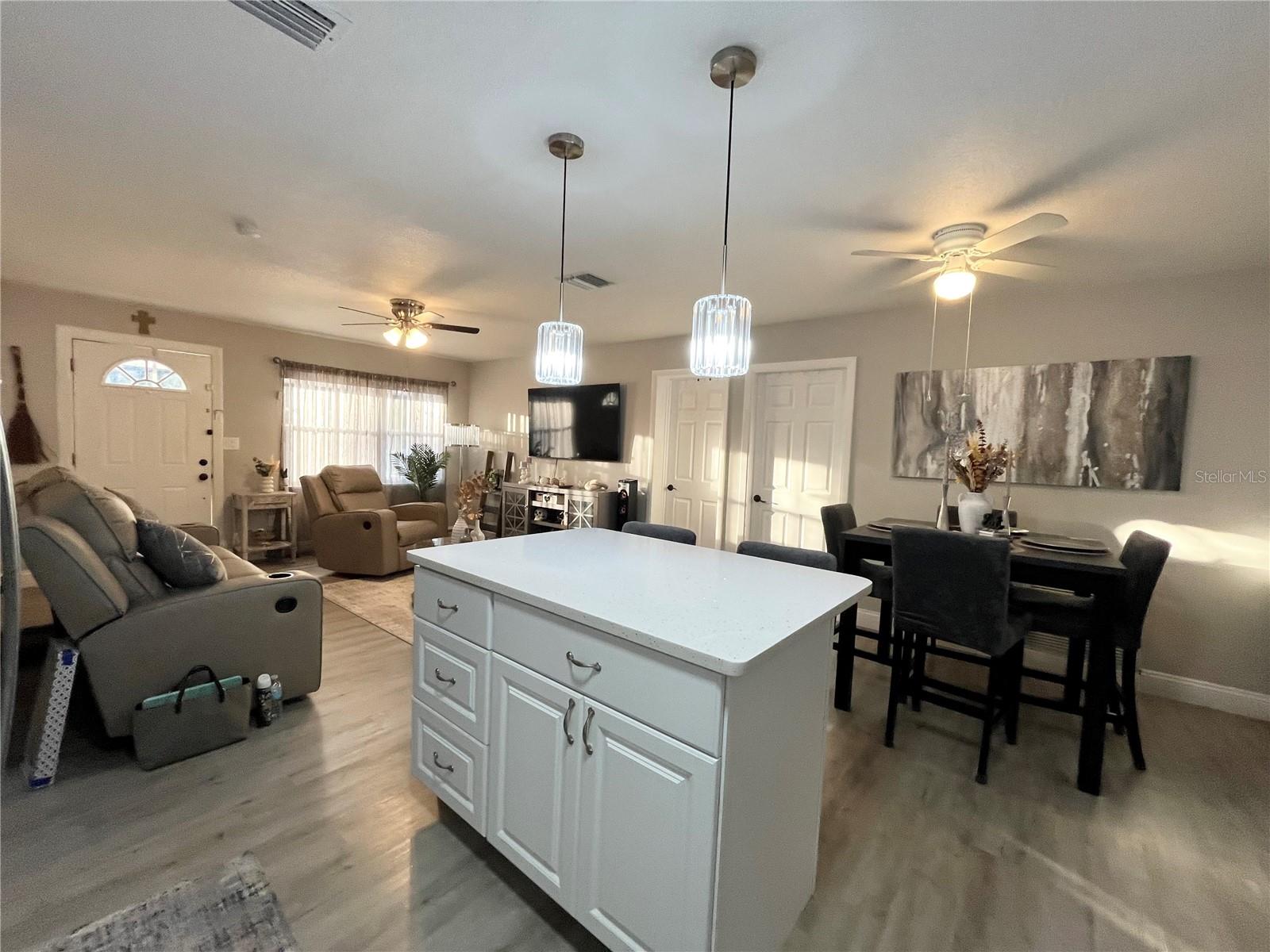 Image 12 of 36 For 409 Camellia Avenue