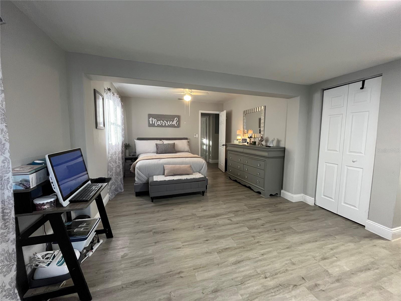 Image 19 of 36 For 409 Camellia Avenue