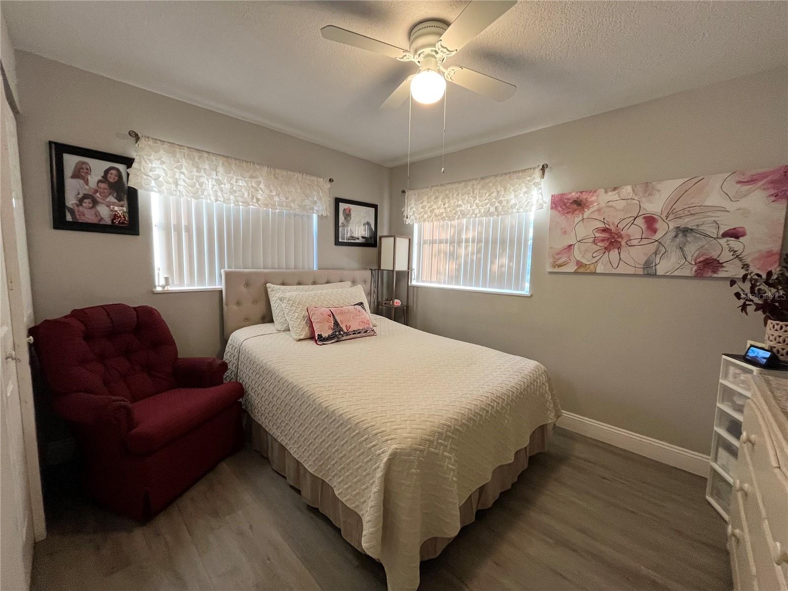 Image 24 of 36 For 409 Camellia Avenue