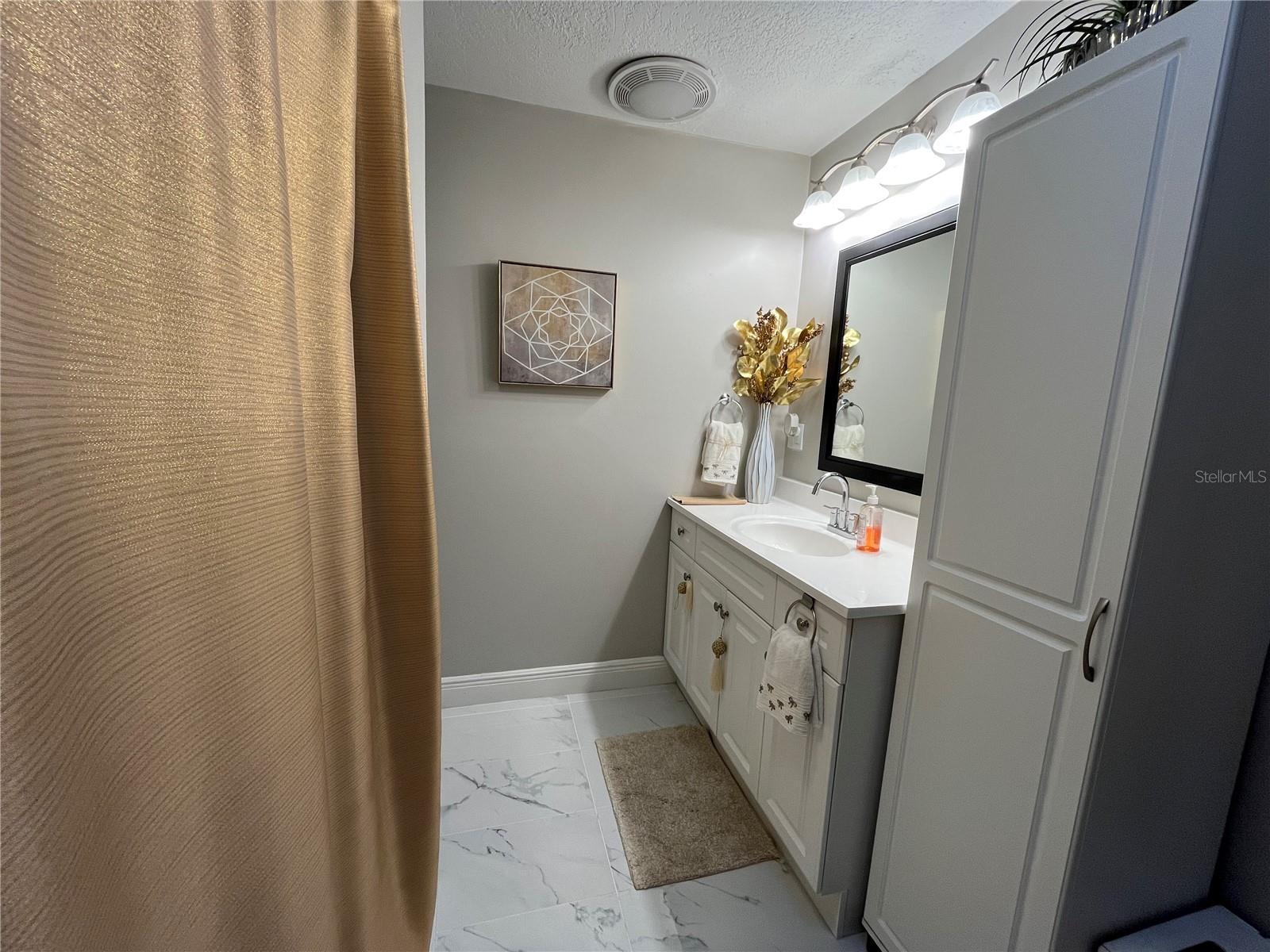 Image 27 of 36 For 409 Camellia Avenue