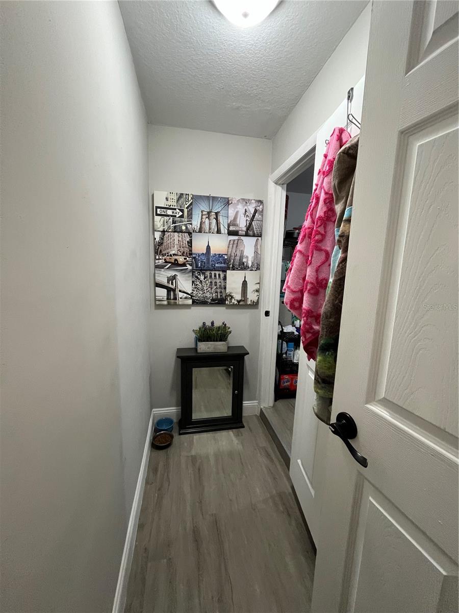 Image 28 of 36 For 409 Camellia Avenue