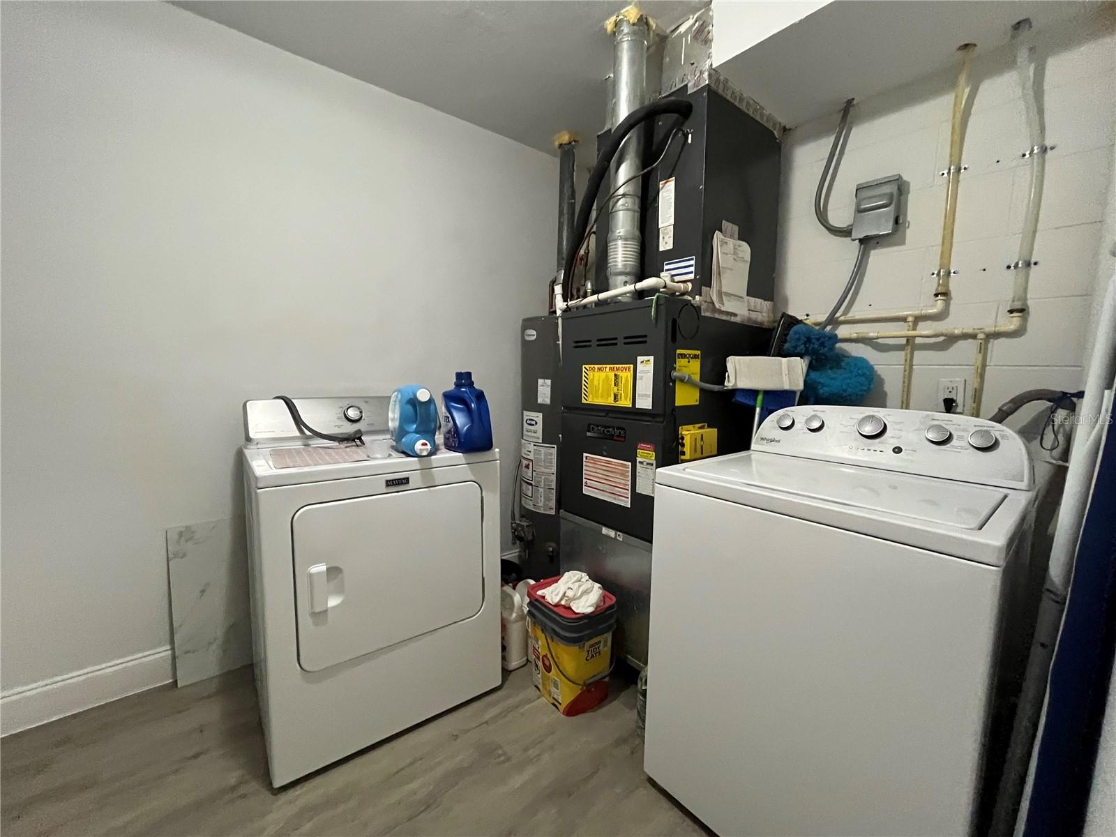 Image 30 of 36 For 409 Camellia Avenue