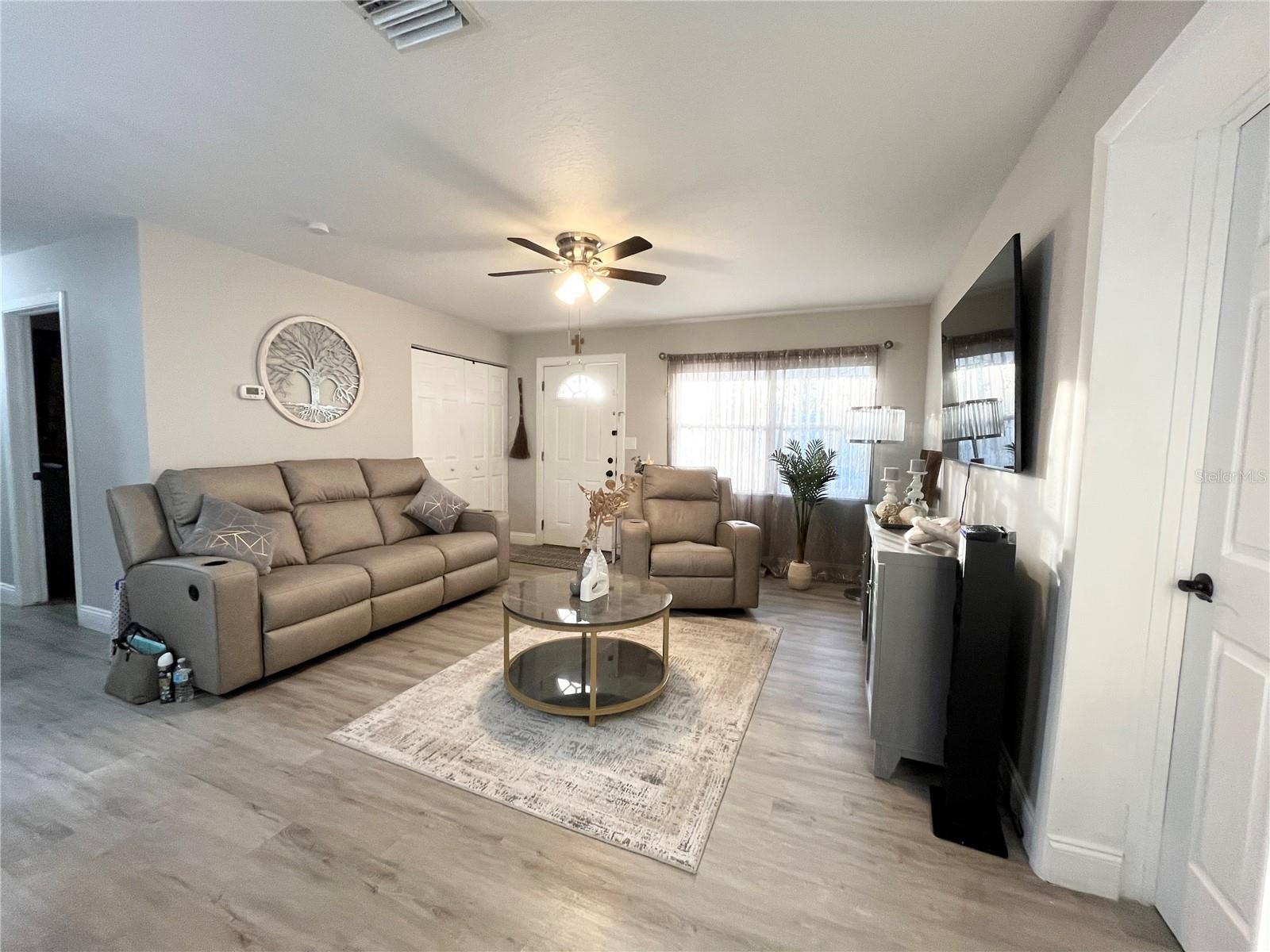 Image 6 of 36 For 409 Camellia Avenue