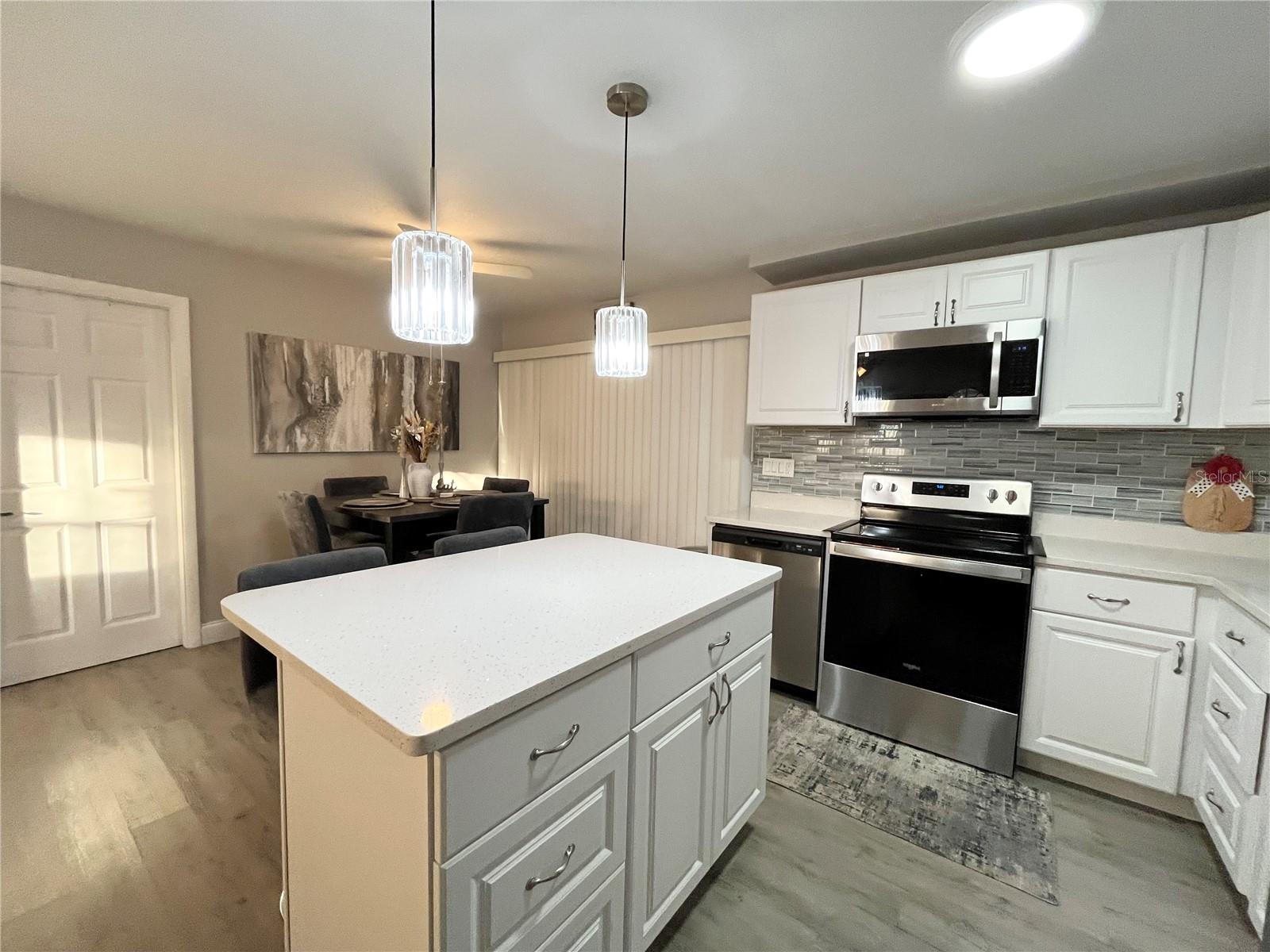 Image 9 of 36 For 409 Camellia Avenue