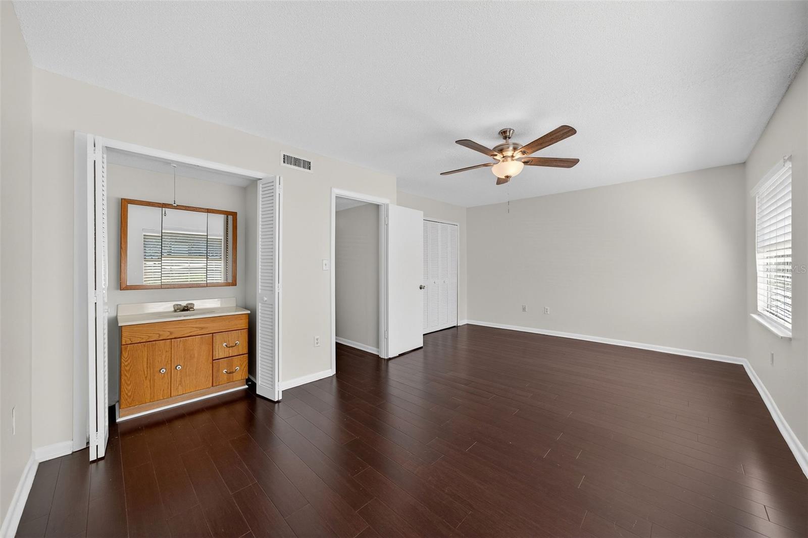 Image 17 of 21 For 3104 Harrison Avenue C 18