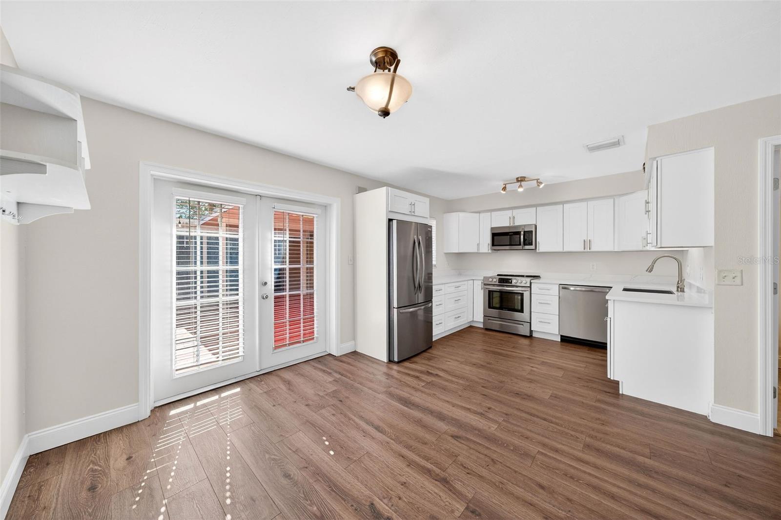 Image 4 of 21 For 3104 Harrison Avenue C 18