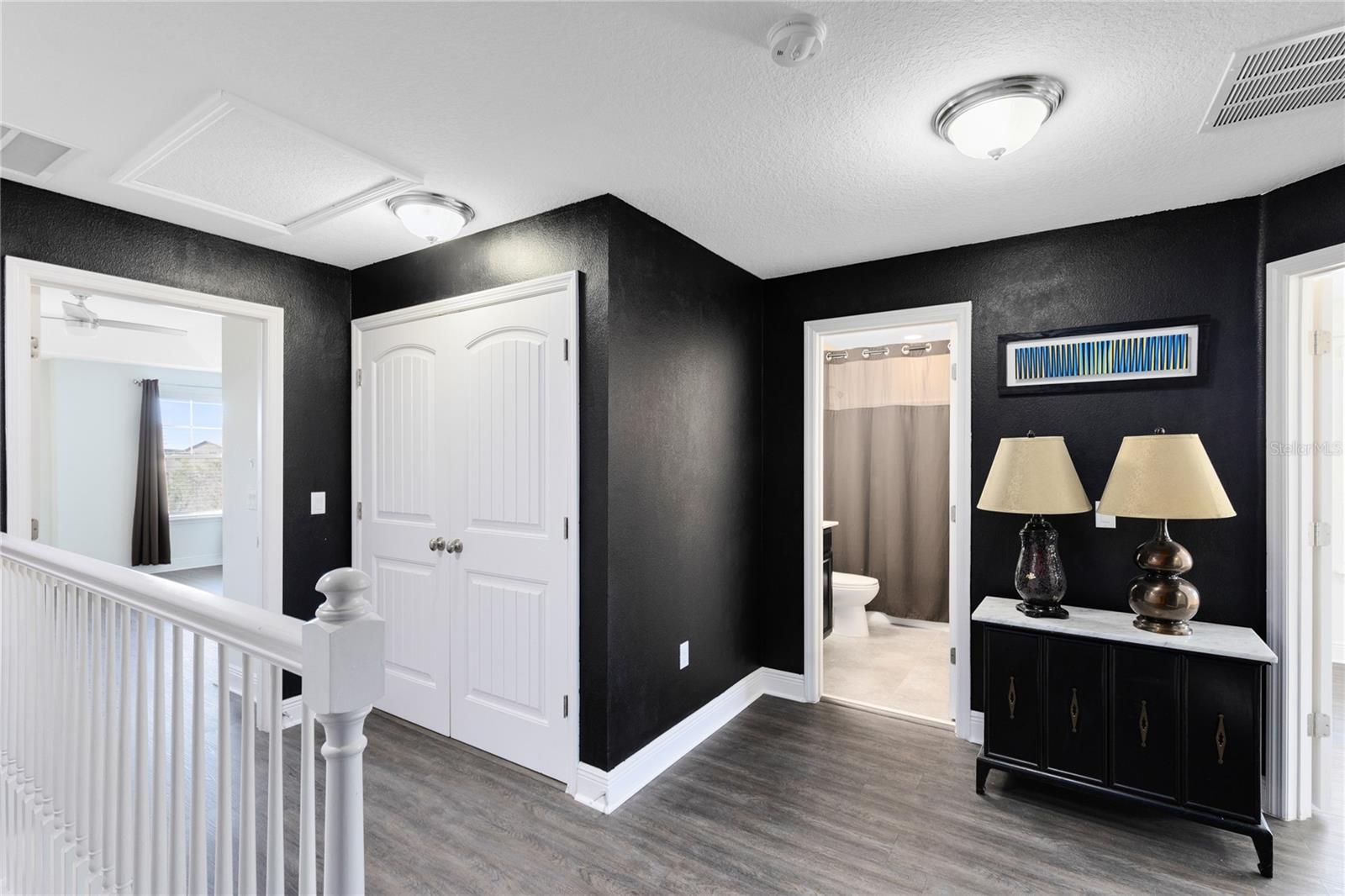 Image 18 of 33 For 10033 Town Lake Dr