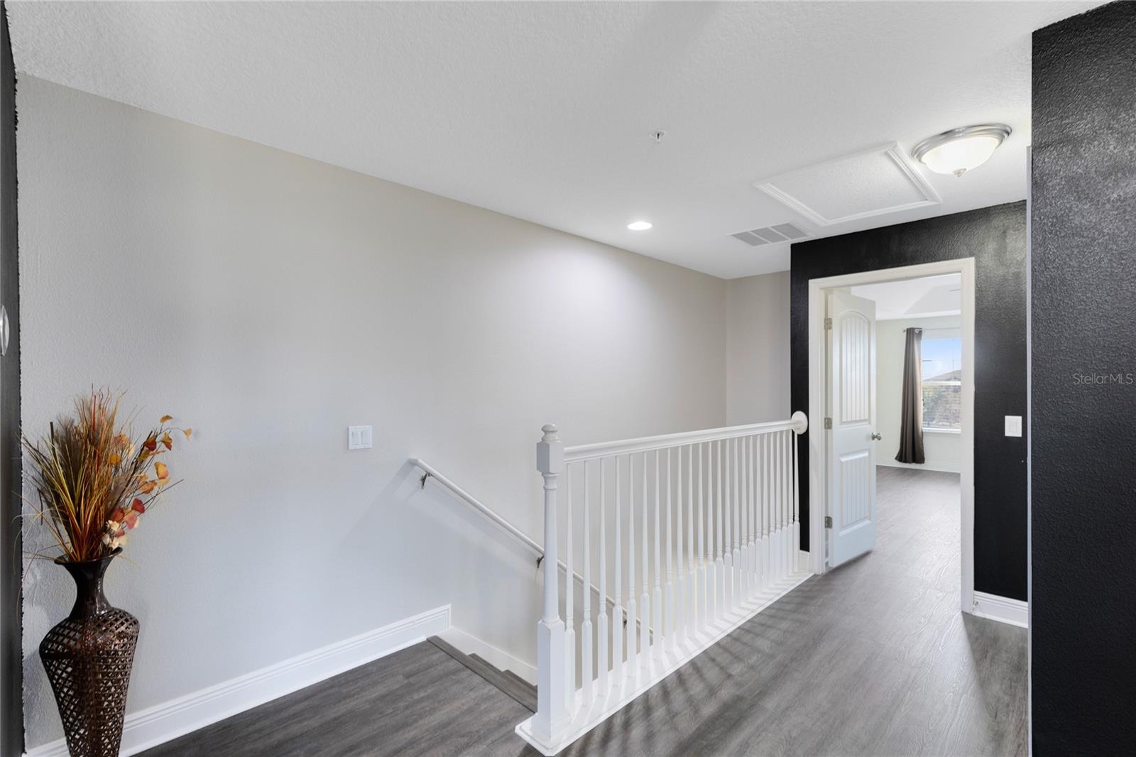 Image 19 of 33 For 10033 Town Lake Dr