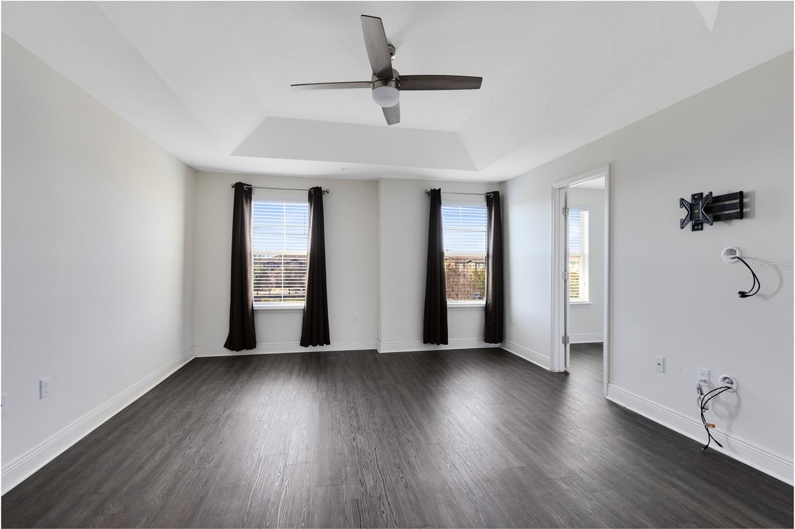 Image 20 of 33 For 10033 Town Lake Dr