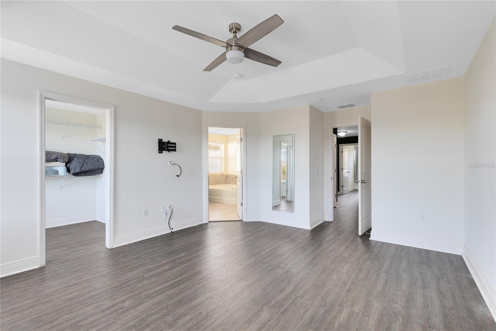 Image 21 of 33 For 10033 Town Lake Dr