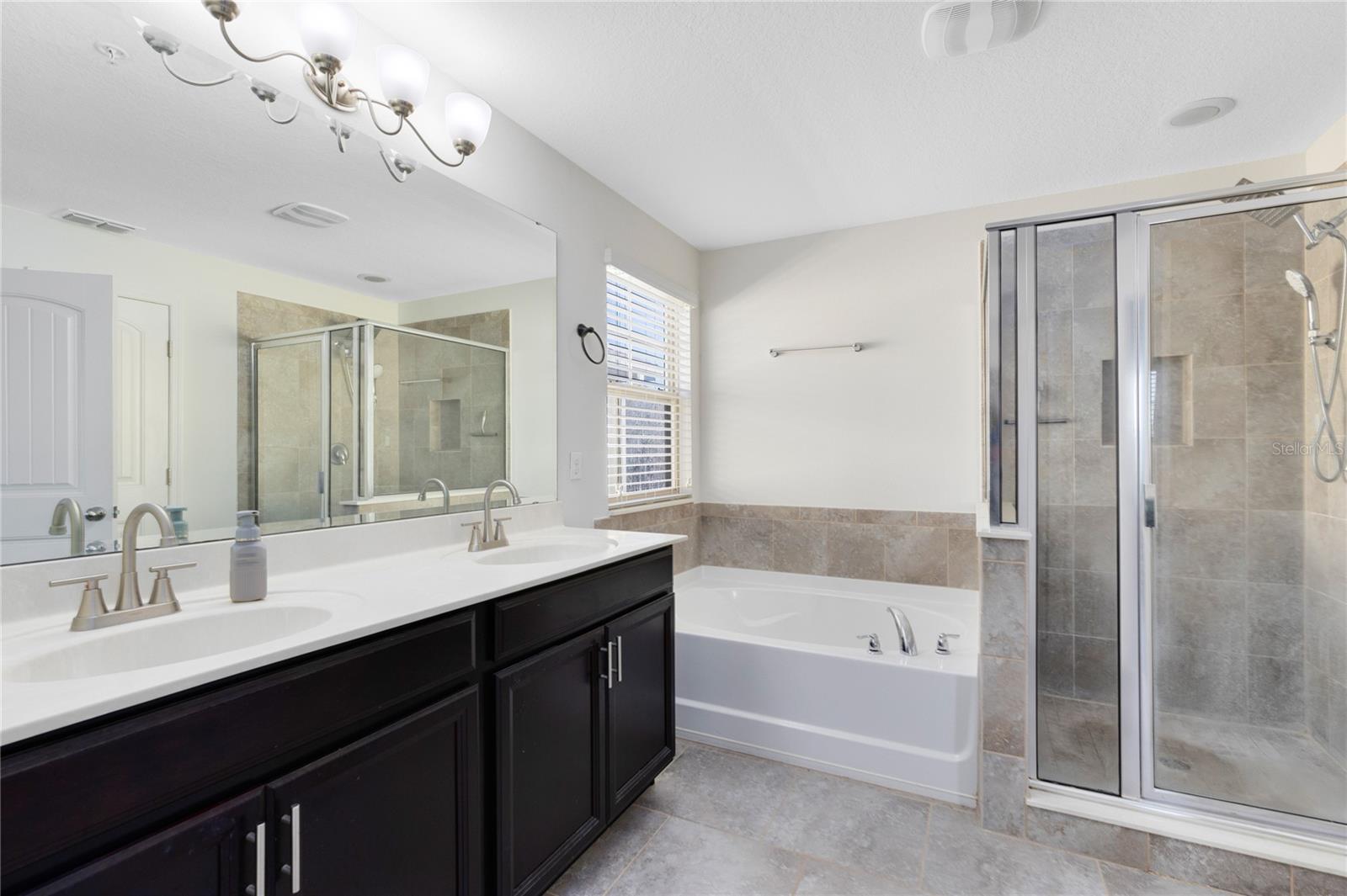 Image 22 of 33 For 10033 Town Lake Dr