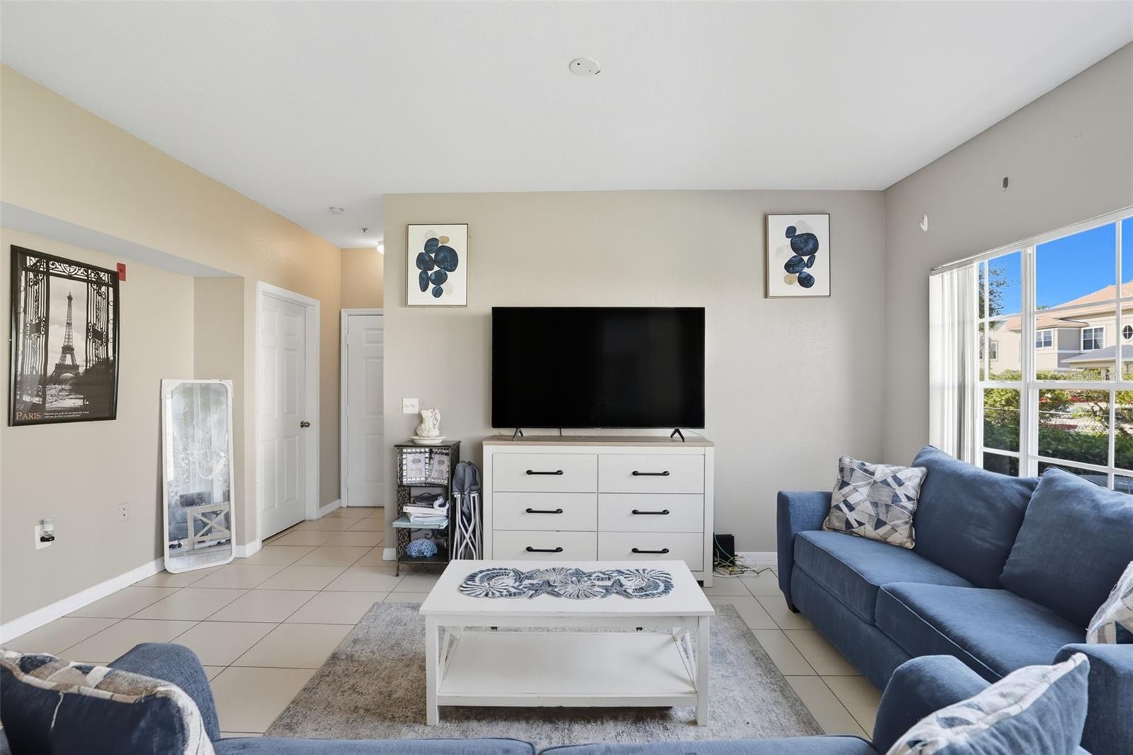 Image 6 of 26 For 5132 City Street 317