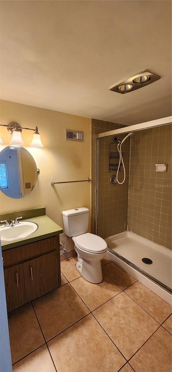 Image 12 of 15 For 223 Crown Oaks Way