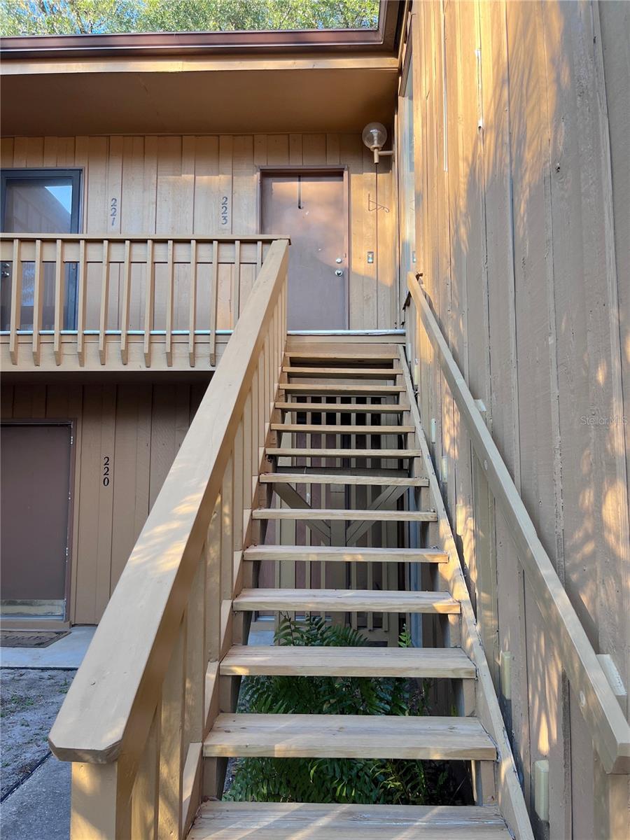 Image 2 of 15 For 223 Crown Oaks Way