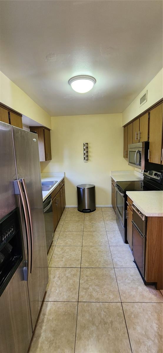 Image 3 of 15 For 223 Crown Oaks Way