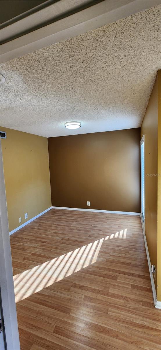 Image 5 of 15 For 223 Crown Oaks Way