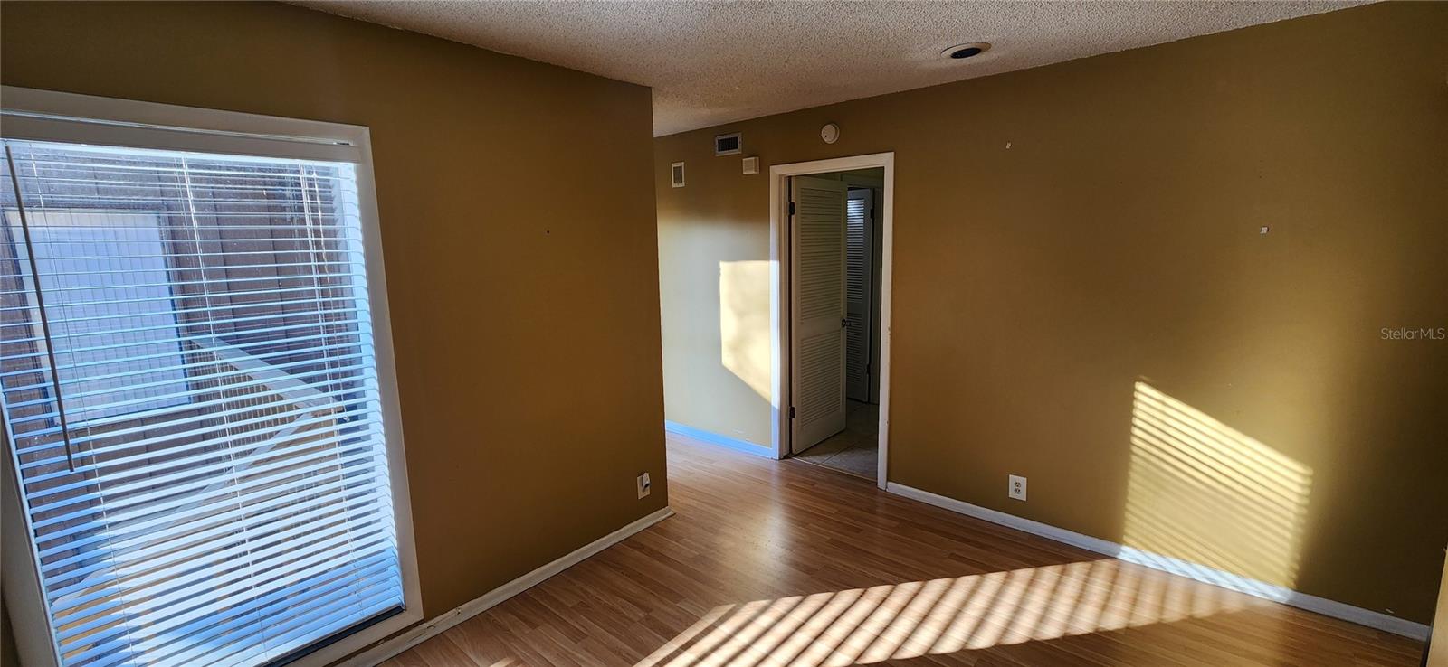 Image 6 of 15 For 223 Crown Oaks Way