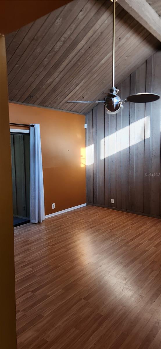 Image 7 of 15 For 223 Crown Oaks Way