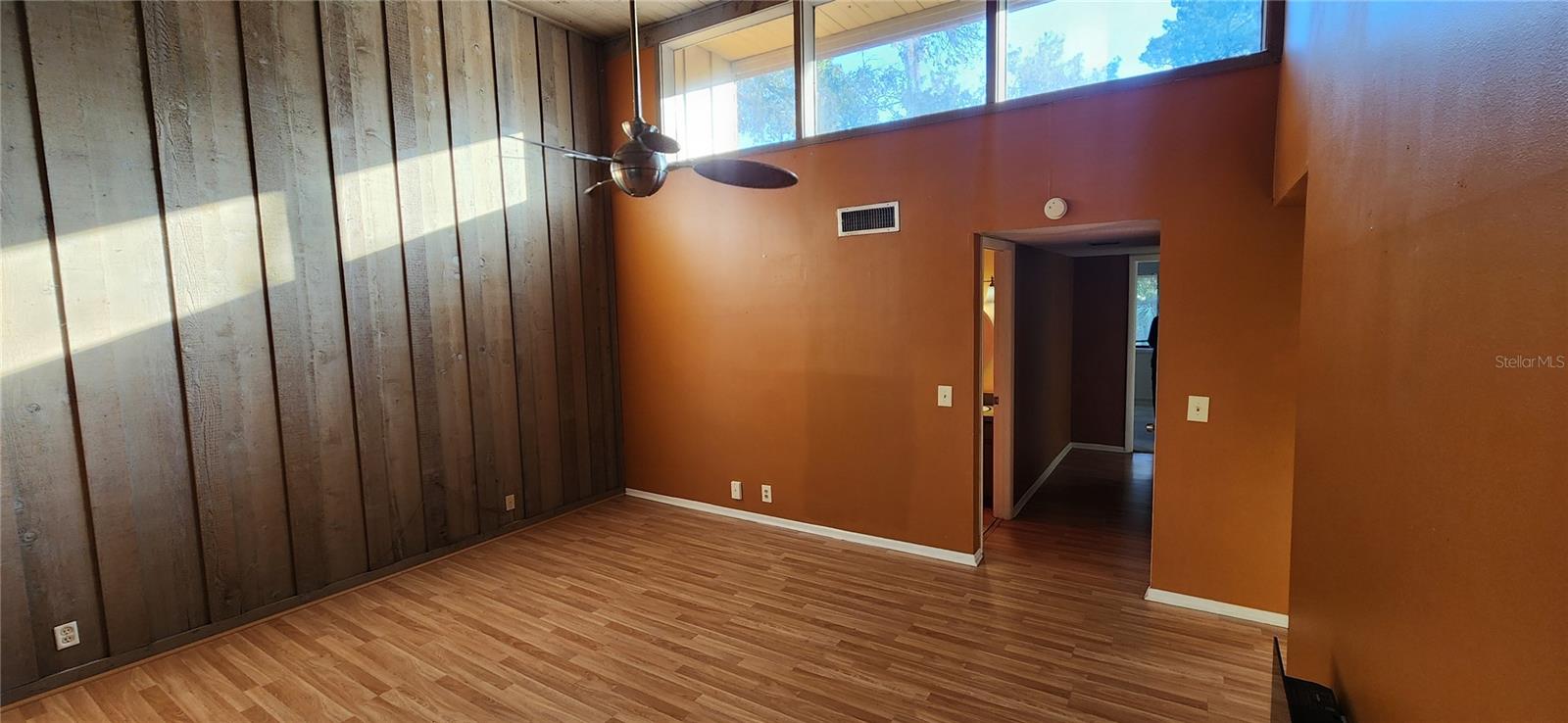 Image 8 of 15 For 223 Crown Oaks Way