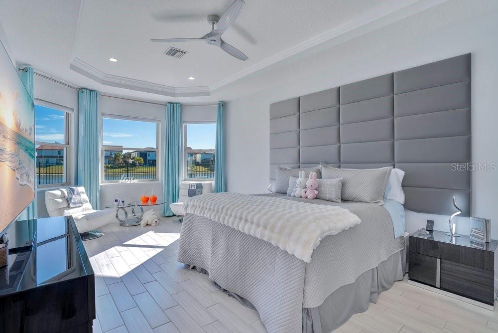 Image 28 of 54 For 10481 Royal Cypress Way