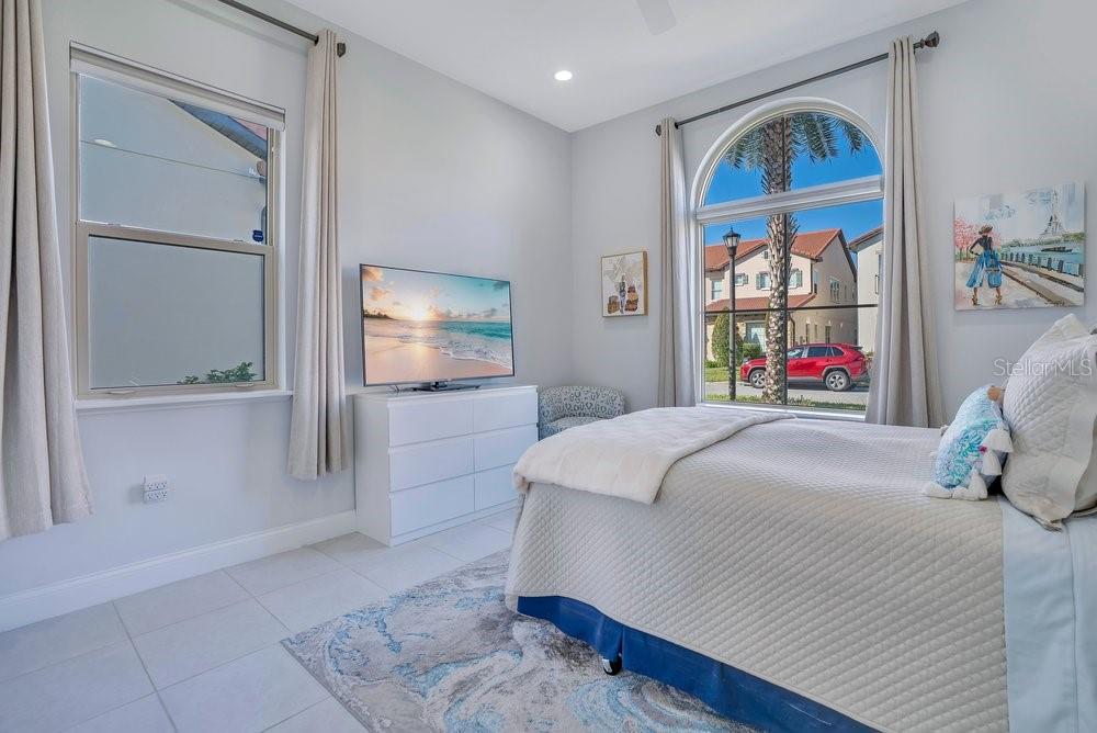 Image 37 of 54 For 10481 Royal Cypress Way