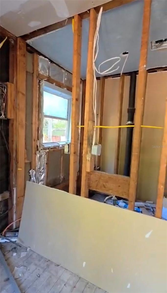 Image 9 of 29 For 31060 Lochmore Circle