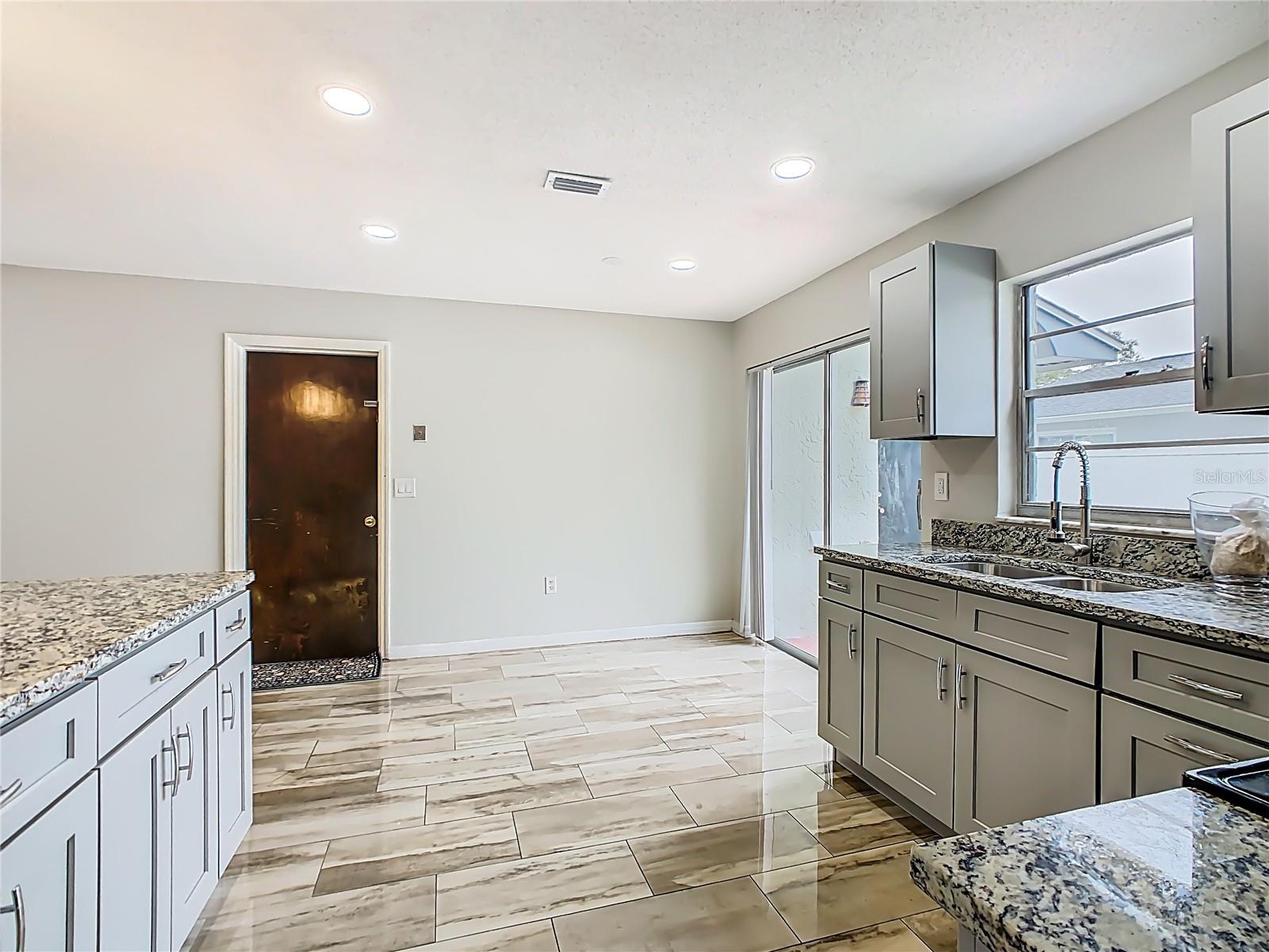 Image 19 of 47 For 1818 Irlo Drive