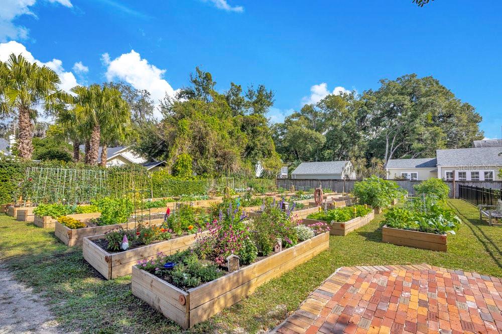 Image 35 of 41 For 1004 Robinson