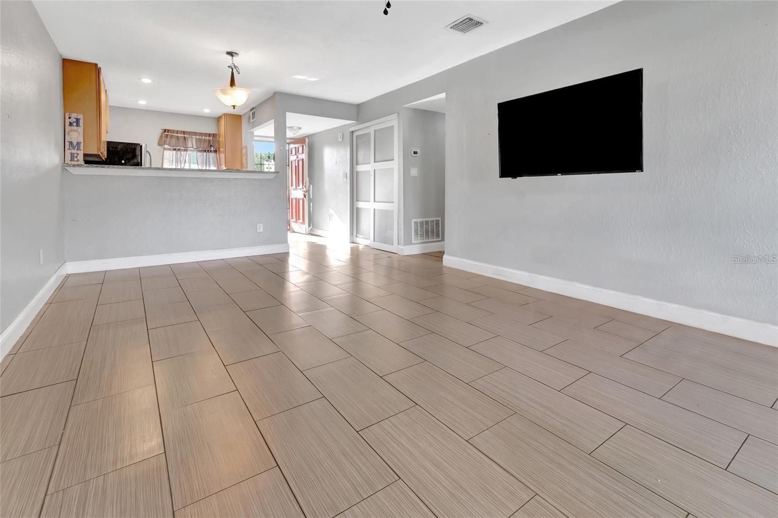 Image 12 of 23 For 2860 Powers Drive 10