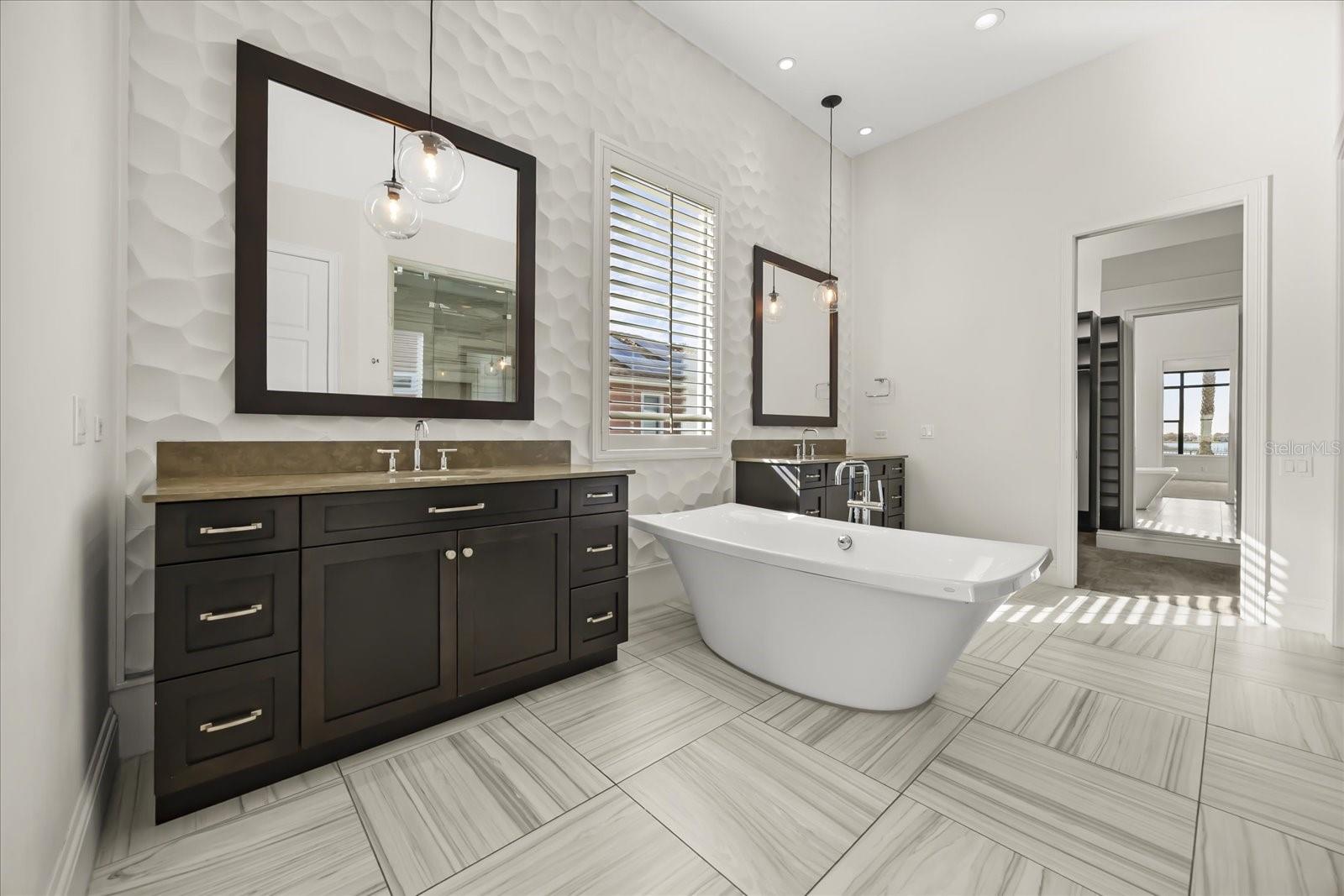 Image 40 of 89 For 12120 Montalcino Circle