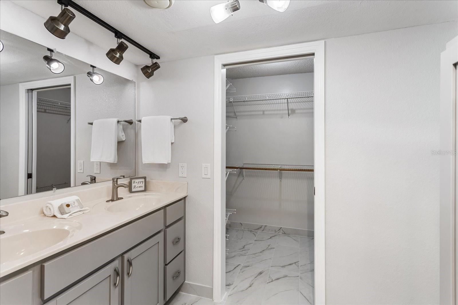 Image 21 of 41 For 625 Mockingbird Lane