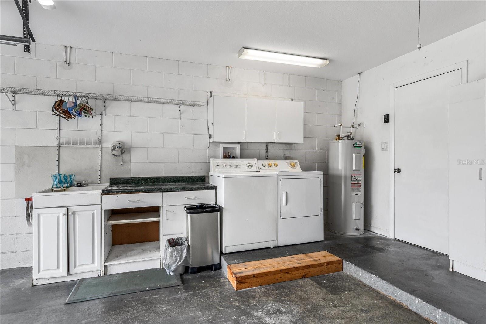 Image 30 of 41 For 625 Mockingbird Lane