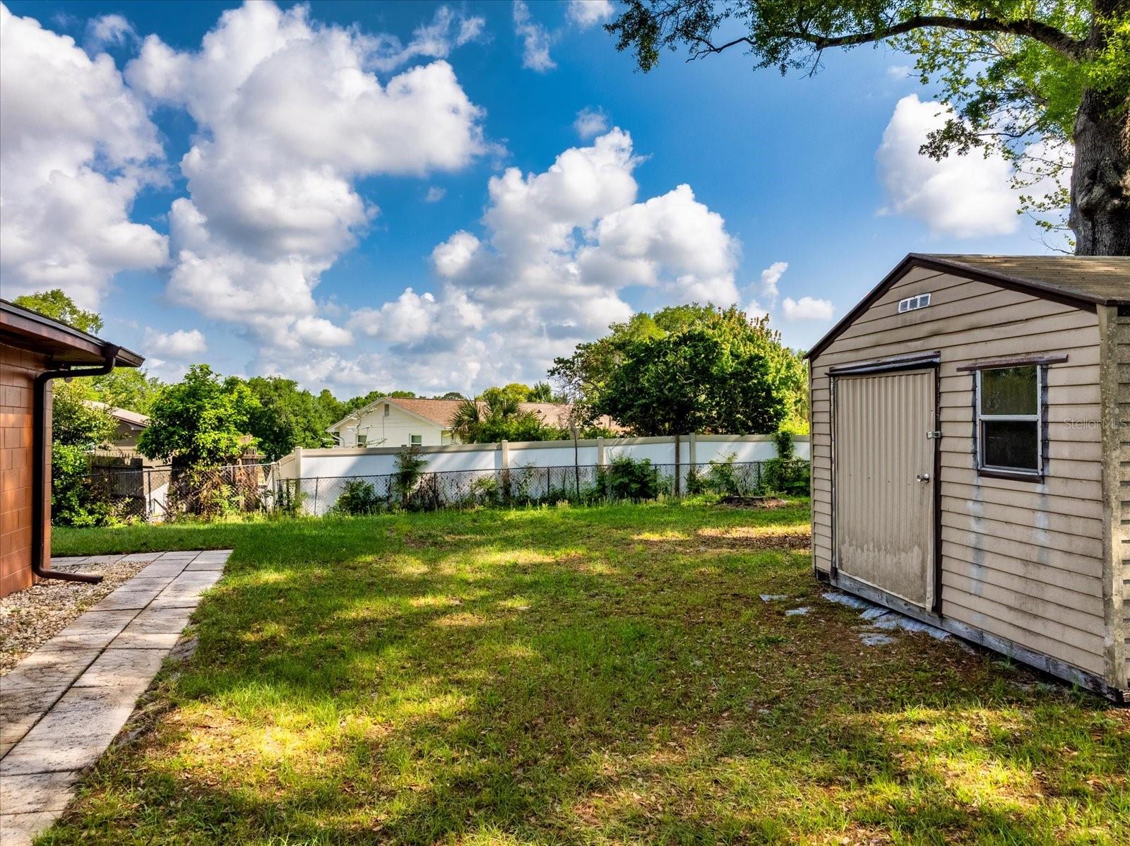 Image 32 of 41 For 625 Mockingbird Lane