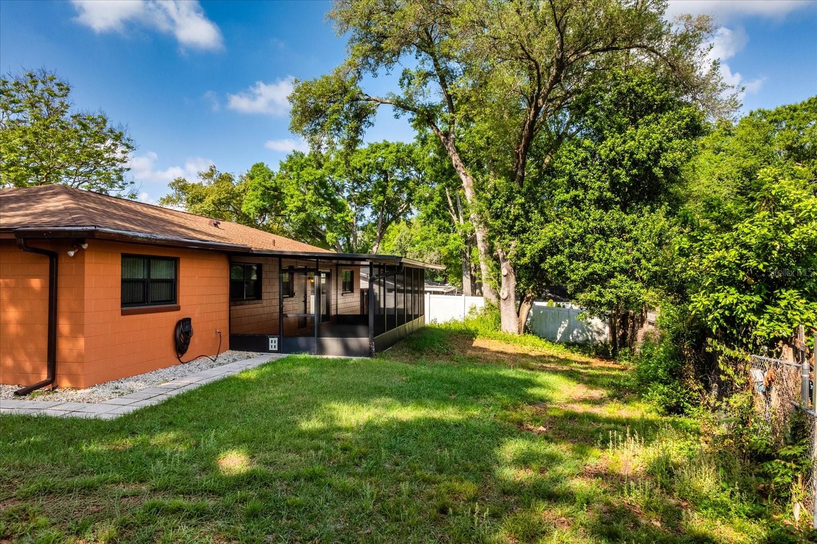 Image 34 of 41 For 625 Mockingbird Lane